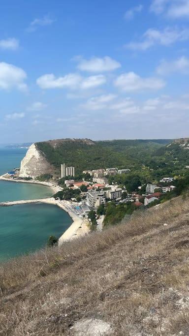 Spacious Fully Furnished Studio In Kavarna Apart Hotel Zewnętrze zdjęcie