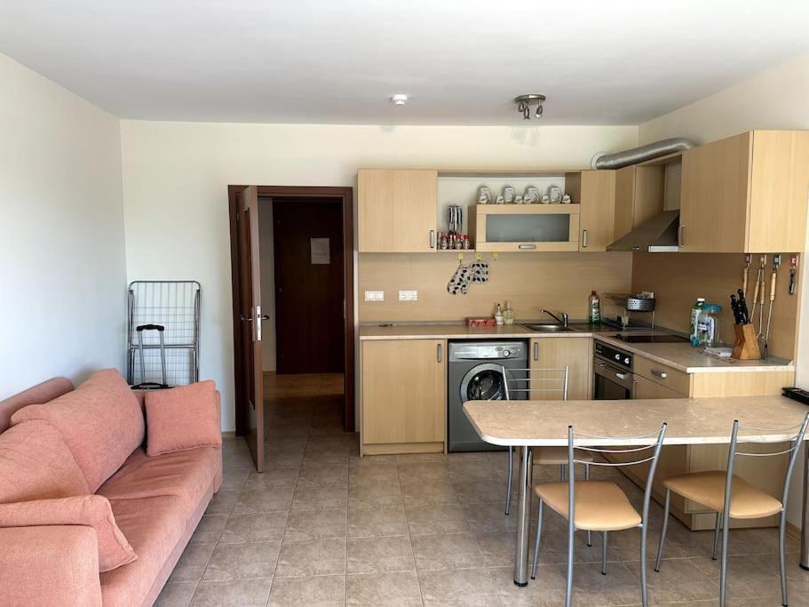 Spacious Fully Furnished Studio In Kavarna Apart Hotel Zewnętrze zdjęcie