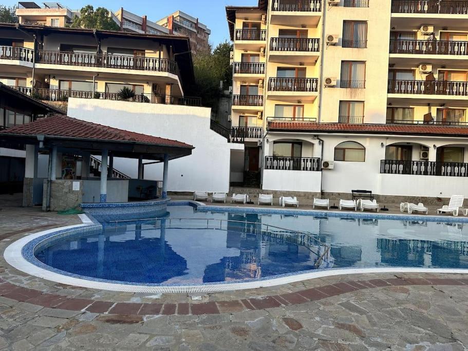Spacious Fully Furnished Studio In Kavarna Apart Hotel Zewnętrze zdjęcie