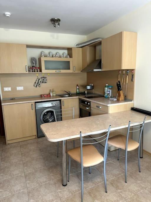 Spacious Fully Furnished Studio In Kavarna Apart Hotel Zewnętrze zdjęcie