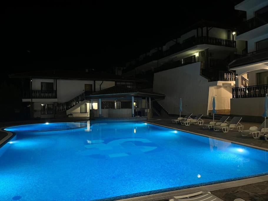 Spacious Fully Furnished Studio In Kavarna Apart Hotel Zewnętrze zdjęcie